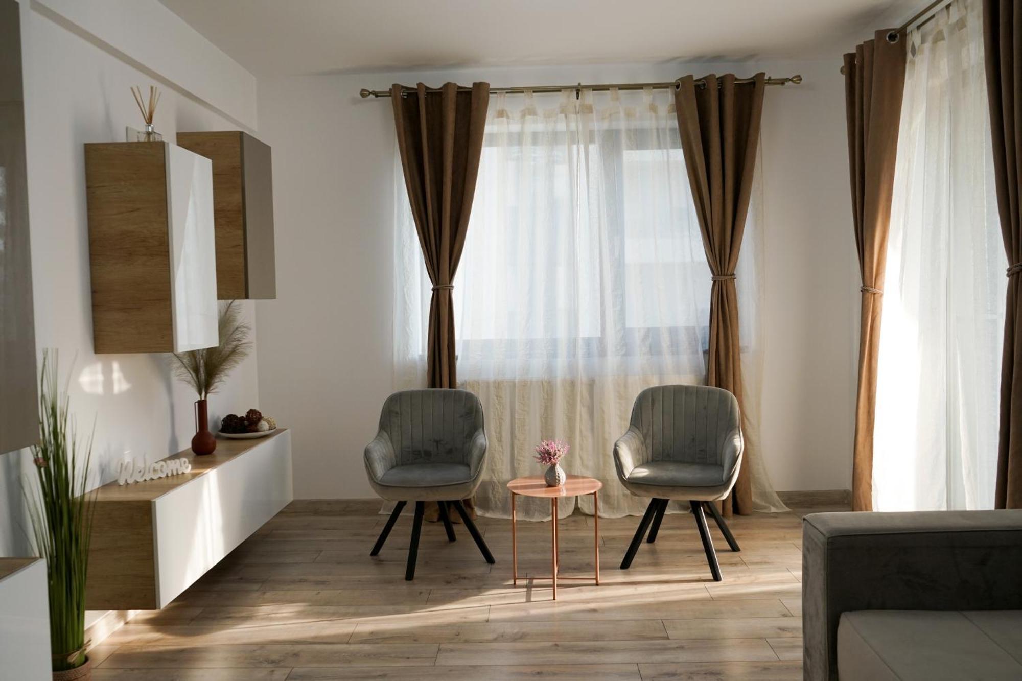 Mirandis Apartments - Comfort & Private Parking Near Coresi Mall Brassó Kültér fotó