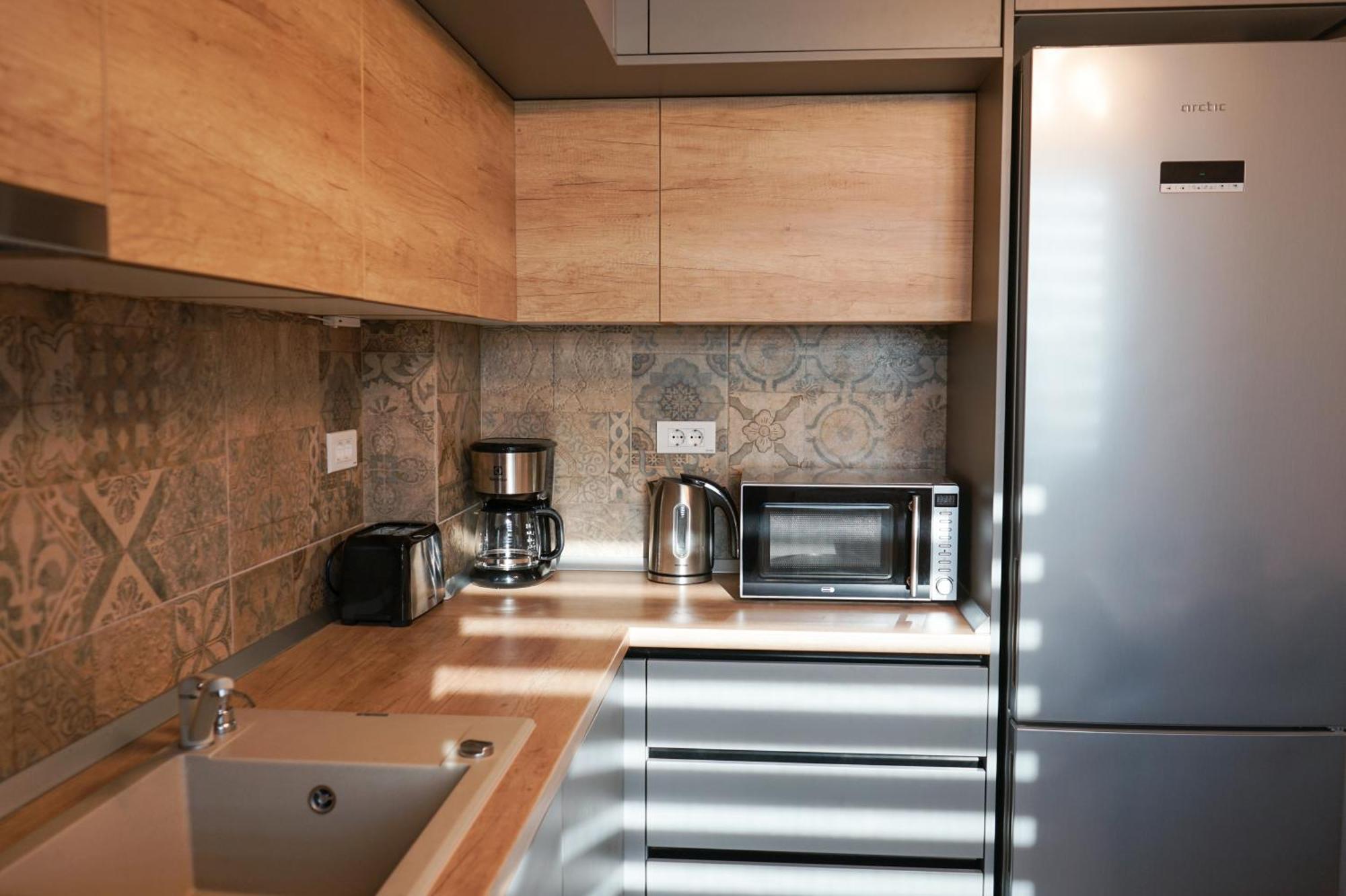 Mirandis Apartments - Comfort & Private Parking Near Coresi Mall Brassó Kültér fotó