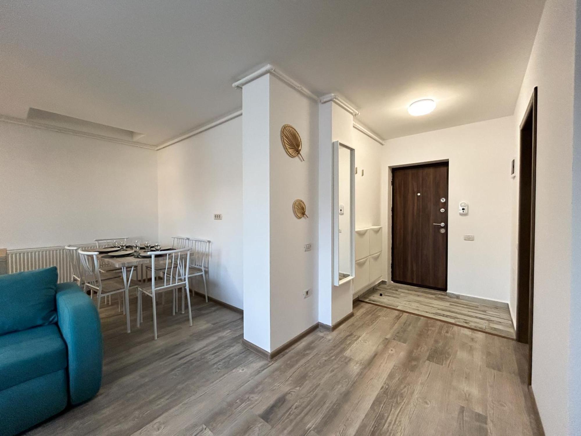 Mirandis Apartments - Comfort & Private Parking Near Coresi Mall Brassó Kültér fotó
