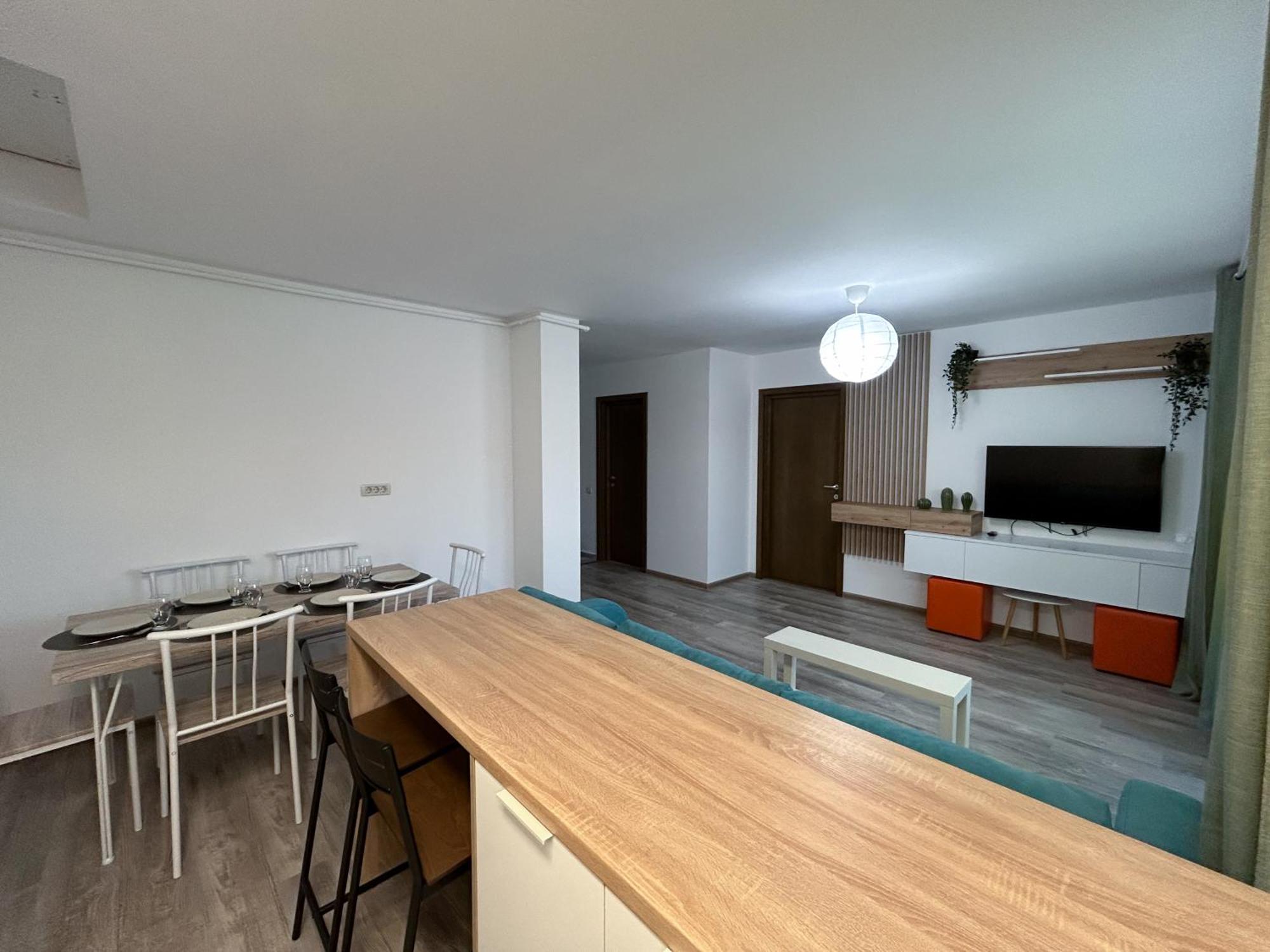 Mirandis Apartments - Comfort & Private Parking Near Coresi Mall Brassó Kültér fotó