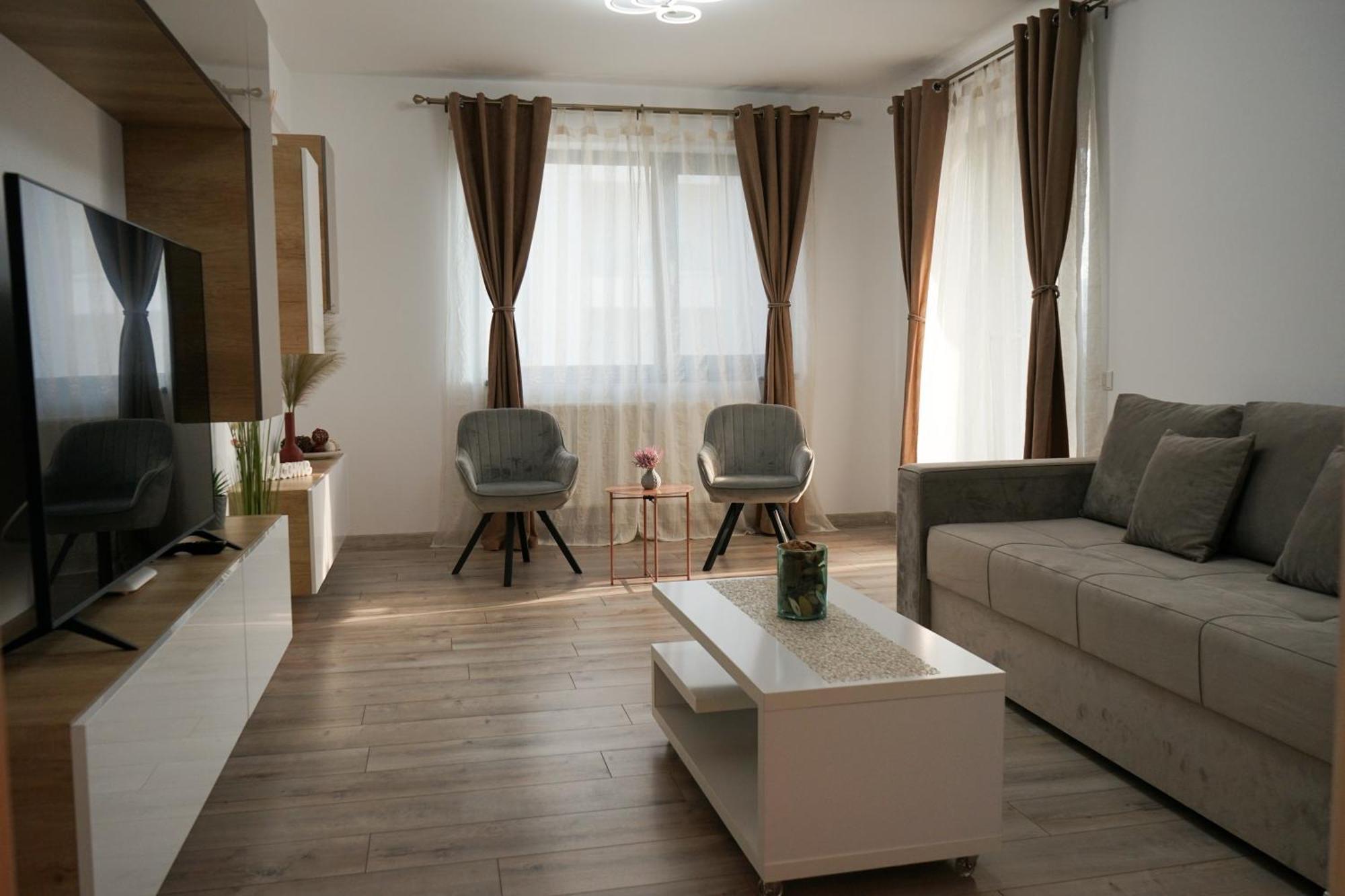 Mirandis Apartments - Comfort & Private Parking Near Coresi Mall Brassó Kültér fotó
