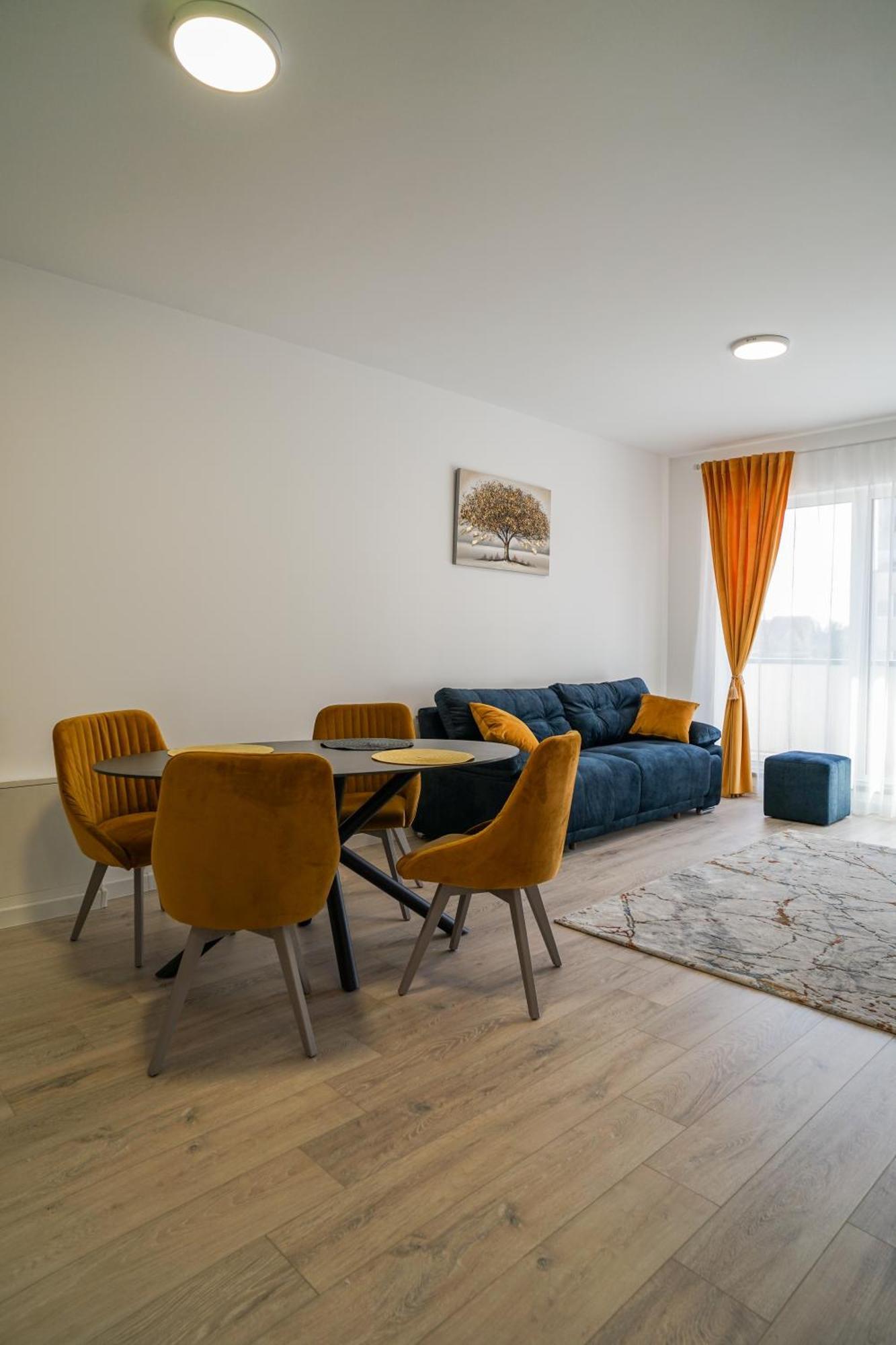Mirandis Apartments - Comfort & Private Parking Near Coresi Mall Brassó Kültér fotó