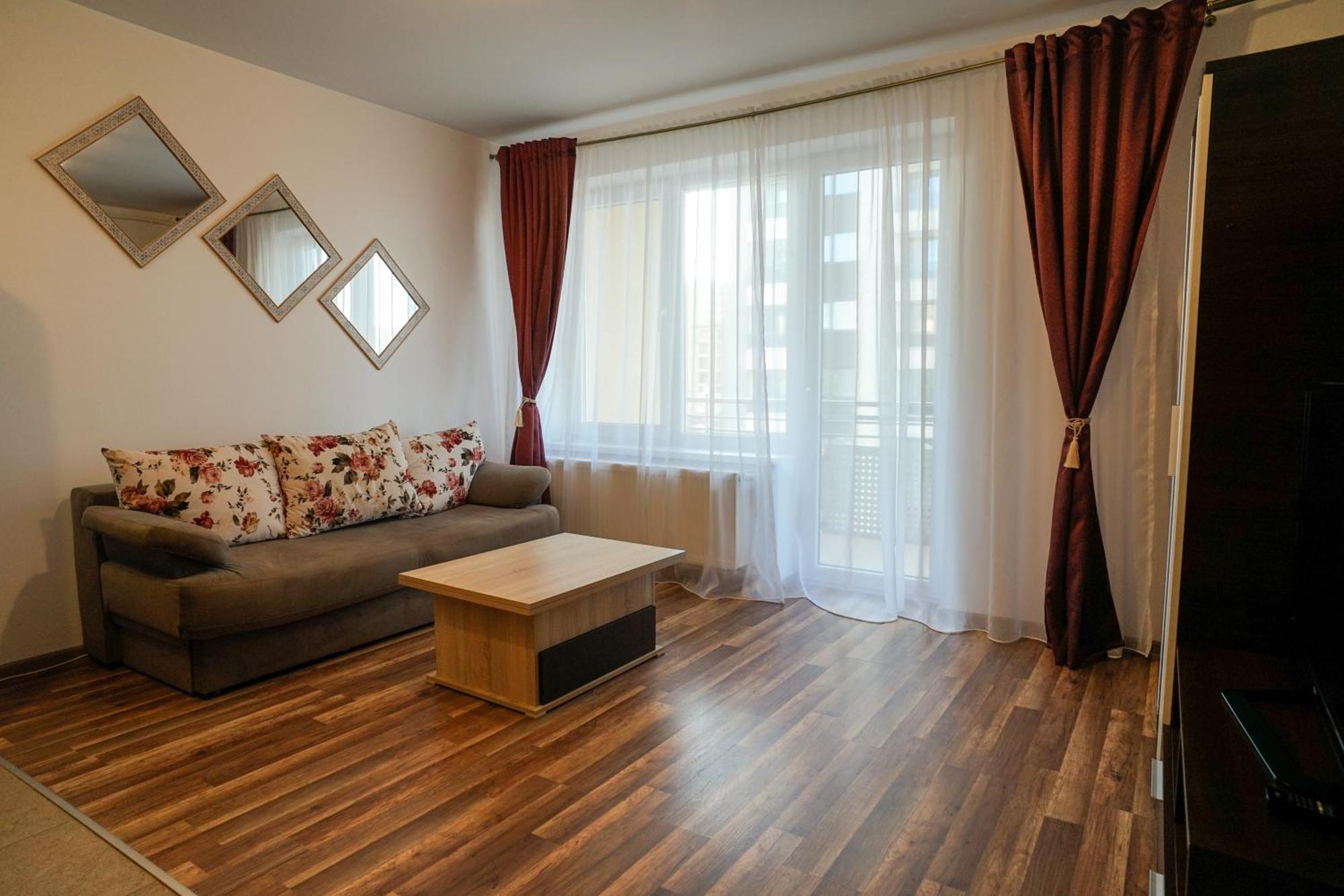 Mirandis Apartments - Comfort & Private Parking Near Coresi Mall Brassó Kültér fotó
