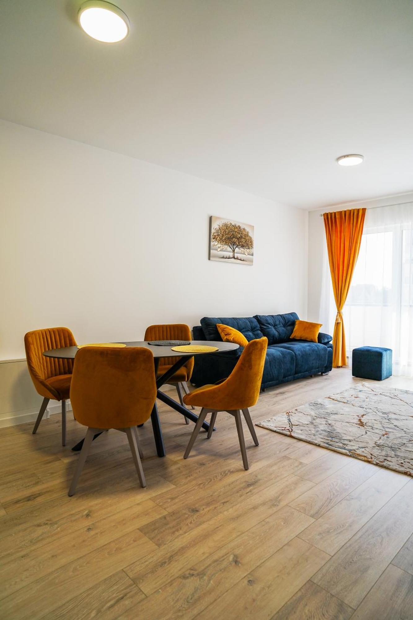 Mirandis Apartments - Comfort & Private Parking Near Coresi Mall Brassó Kültér fotó