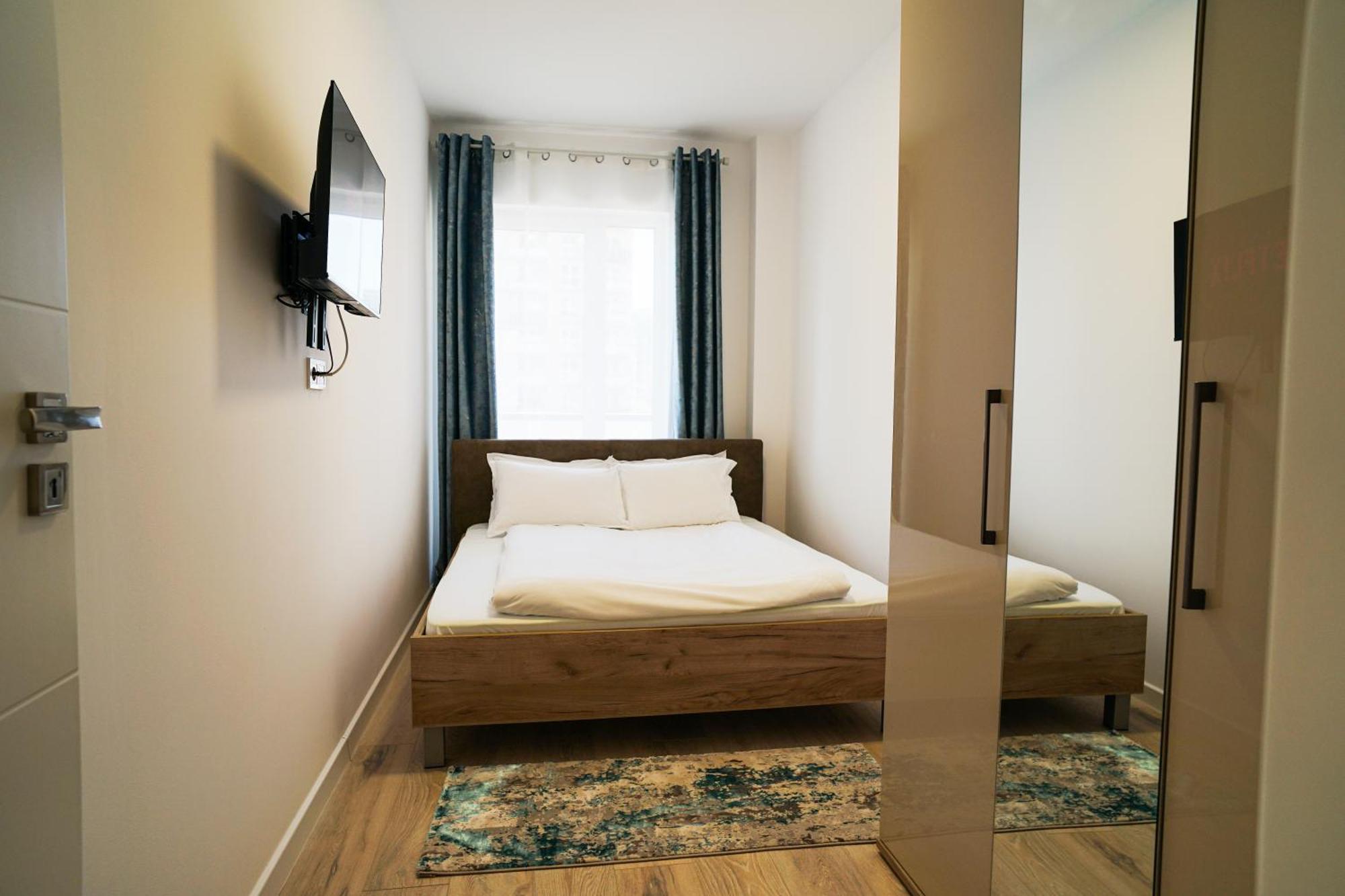 Mirandis Apartments - Comfort & Private Parking Near Coresi Mall Brassó Kültér fotó