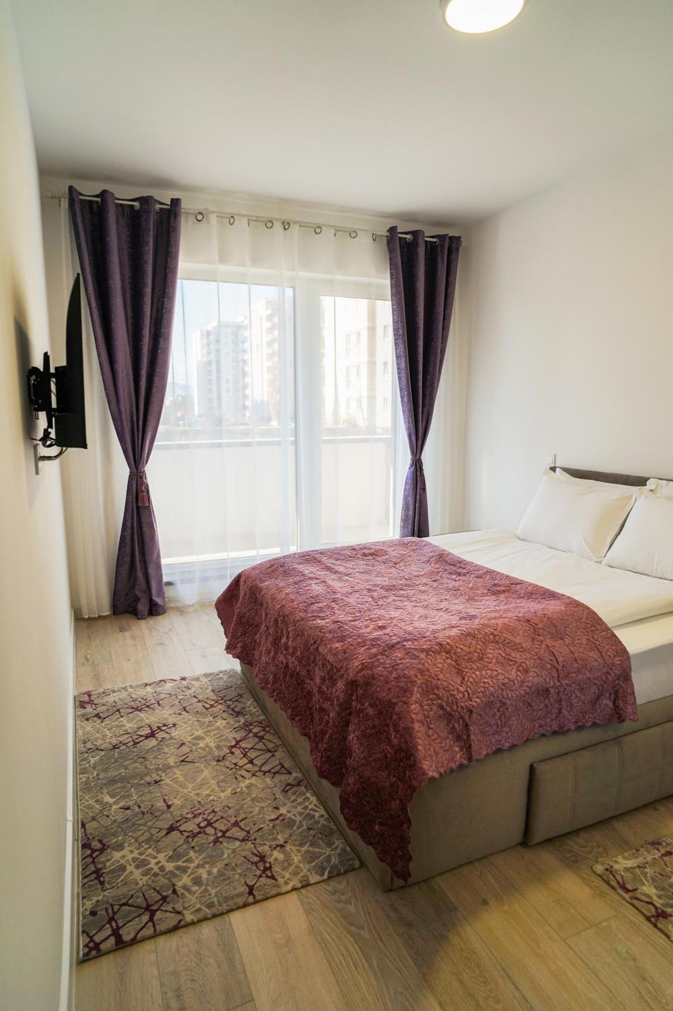 Mirandis Apartments - Comfort & Private Parking Near Coresi Mall Brassó Kültér fotó